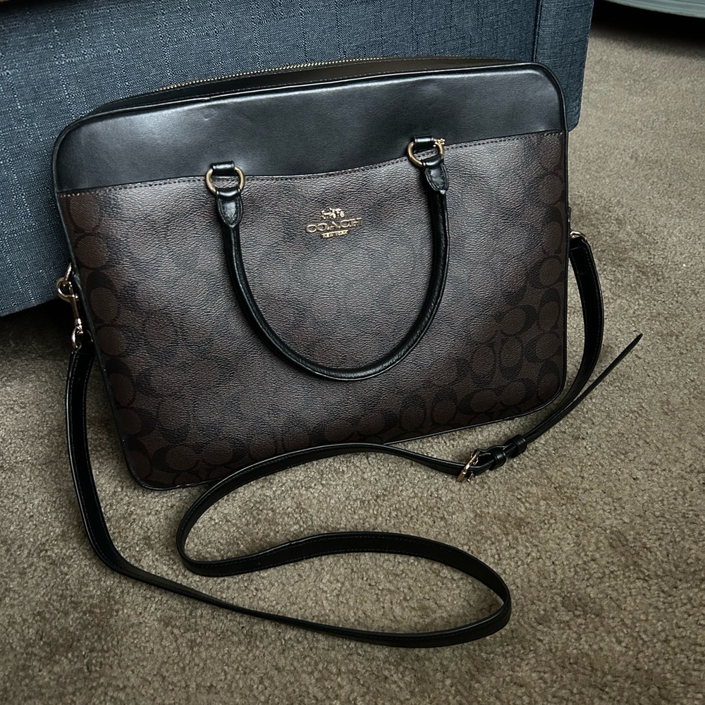 Coach Laptop Bag in Signature Canvas - Picture 6 of 6